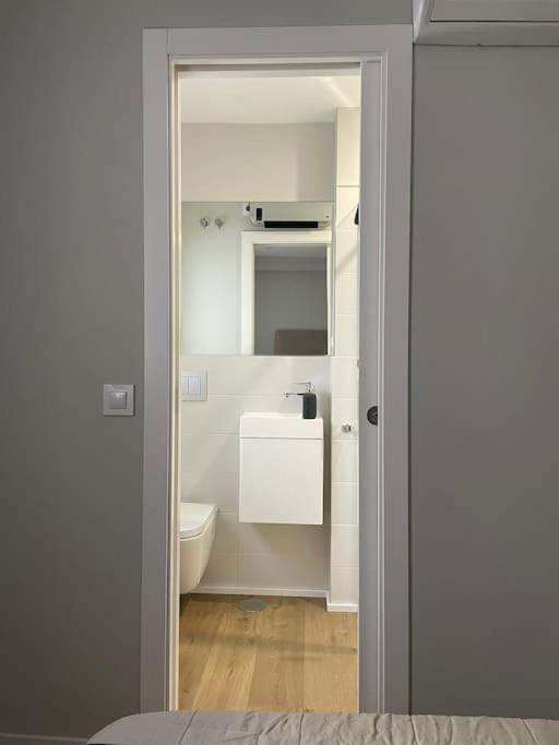 Apartamento Velarde-Maestranza Siviglia Esterno foto